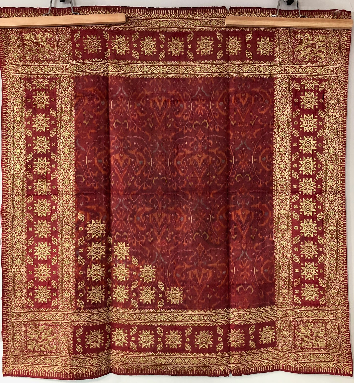 Palembang songket ikat kepala