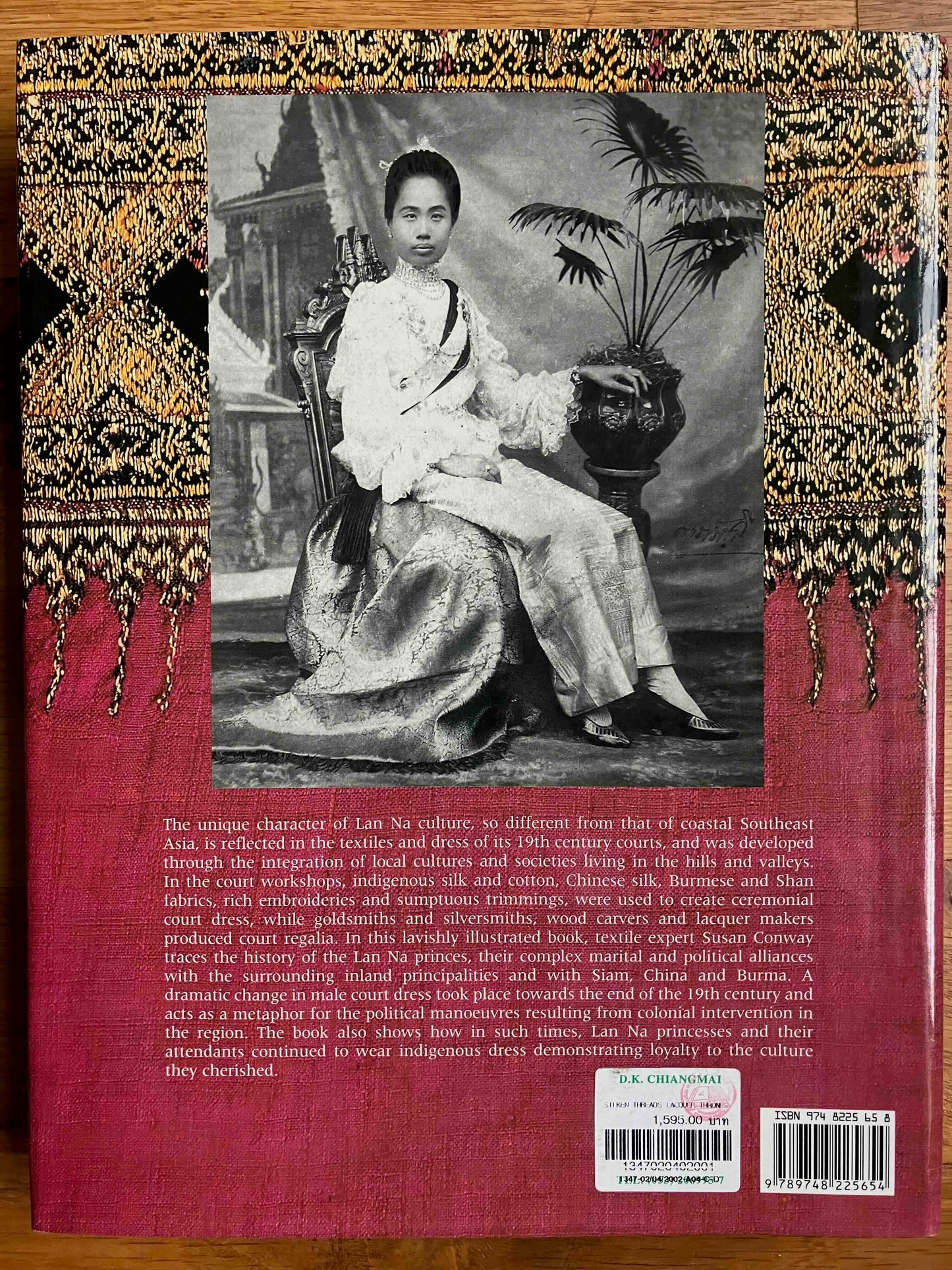 Susan Conway.  2002.  Silken Threads, Lacquer Thrones: Lan Na Court Textiles.  Bangkok: River Books.